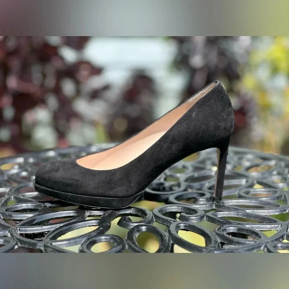 Stuart Weitzman — Suede Pumps - Picture 5 of 7